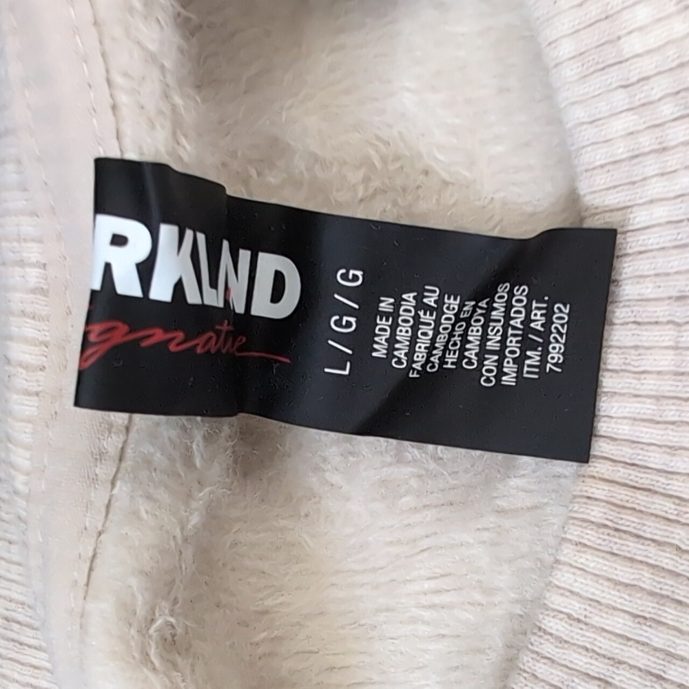 L: Kirkland Cozy Fleece Sweater - Picture 5 of 8
